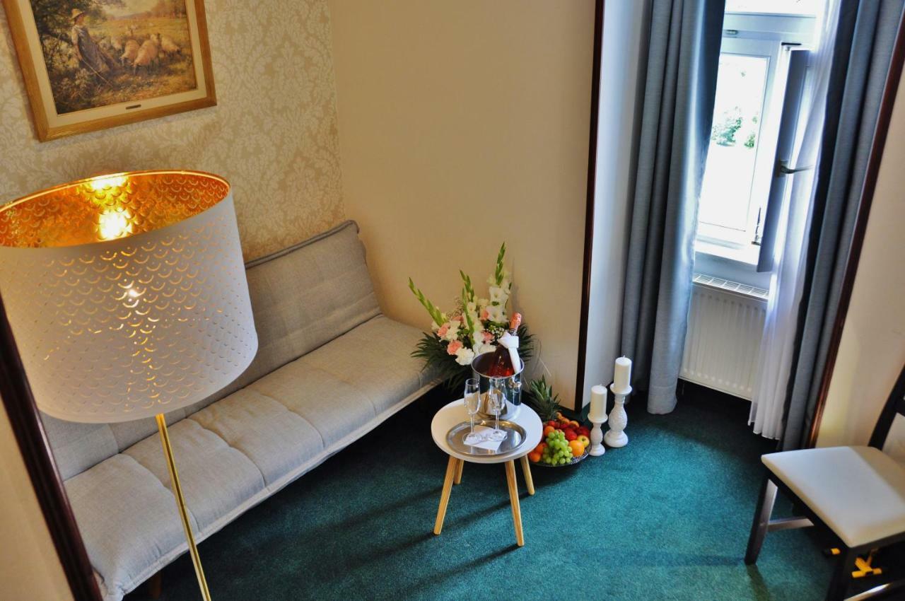 Flair-Hotel Waldfrieden Oberweißbach Kültér fotó