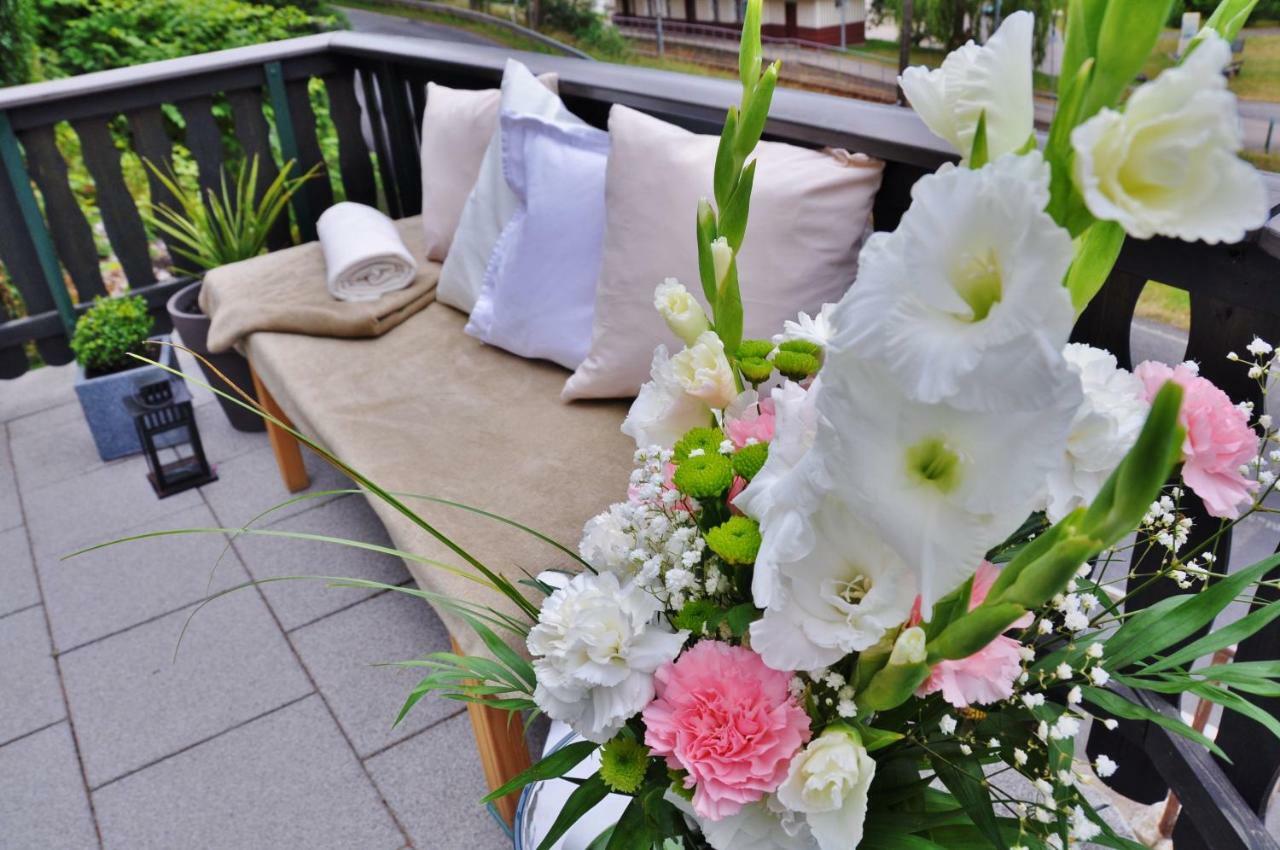 Flair-Hotel Waldfrieden Oberweißbach Kültér fotó